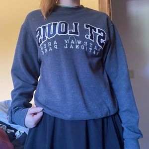 St. Louis crew neck // grey